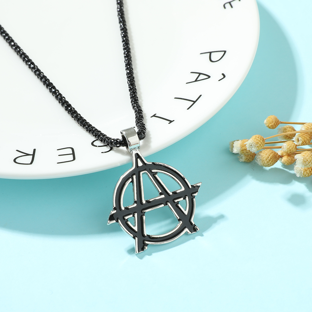 Vintage Item - Kalung Logo Huruf A Simbol Film