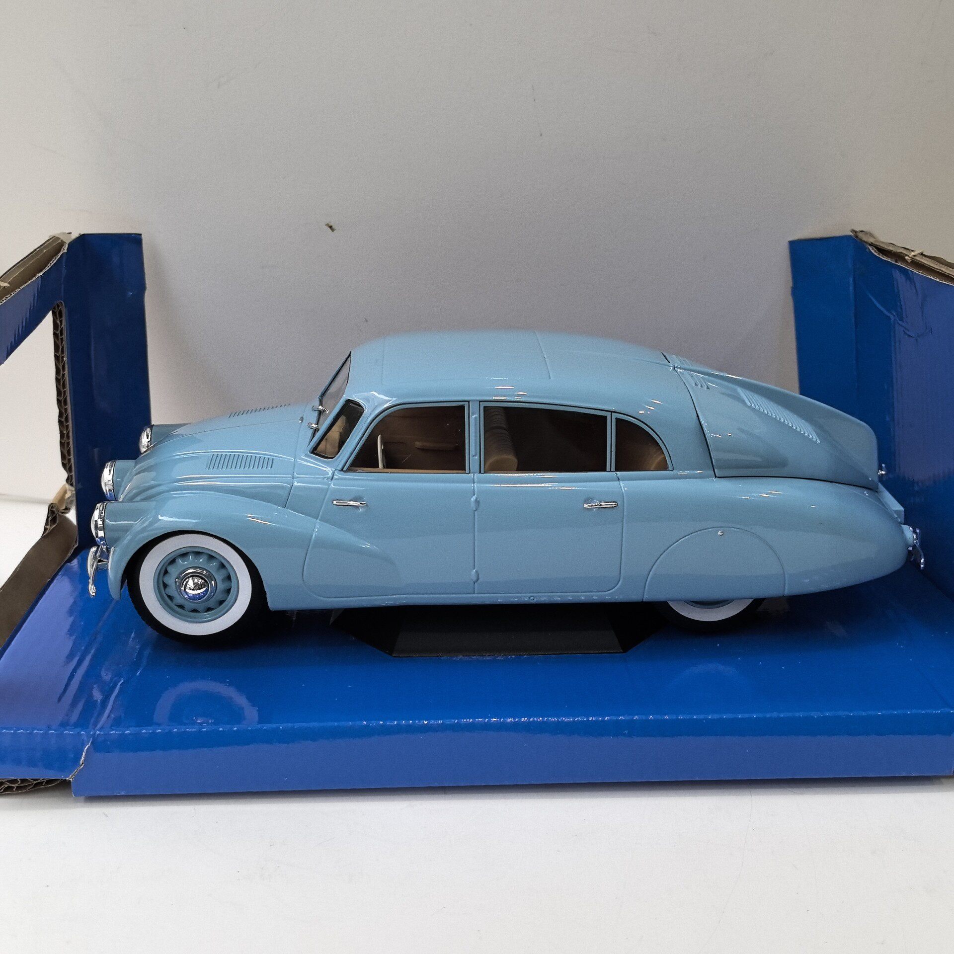 Mobil Diecast MCG Skala 1/18 T - Vintage And Collectible ulasan dan harga